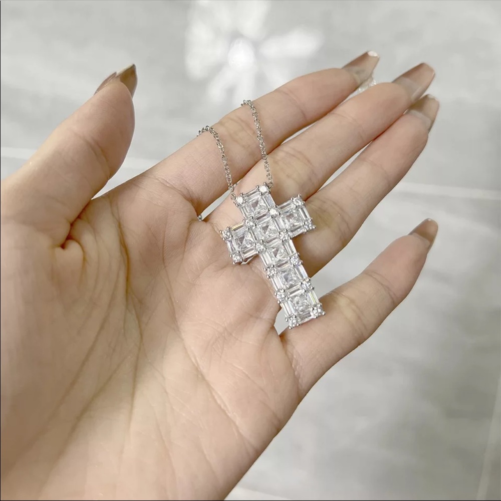 New Luxury 925 Silver Princess Cut Cross Diamond Necklace - Picture 3 of 12